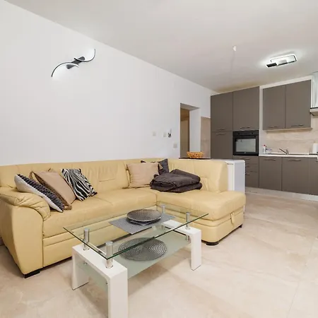 Ahel Apartamento