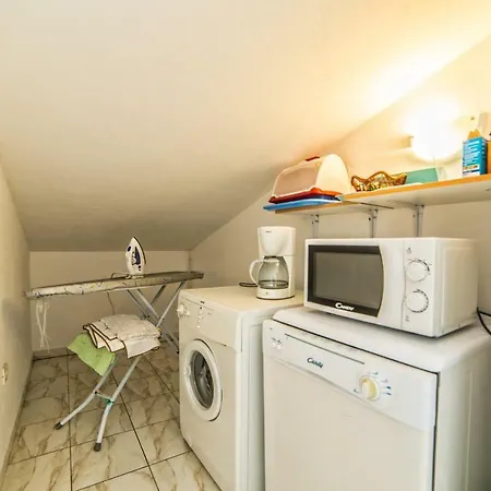 Ahel Apartamento Jadranovo