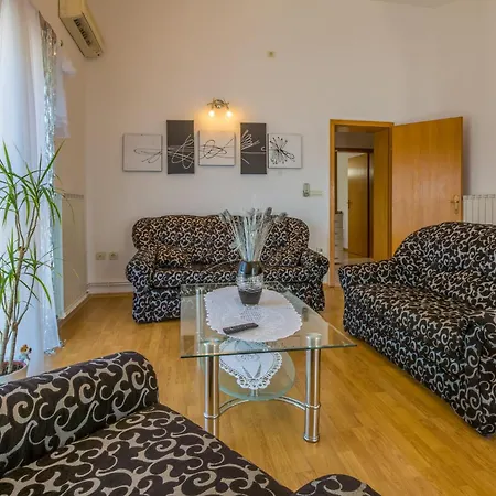 Apartment Ahel Jadranovo